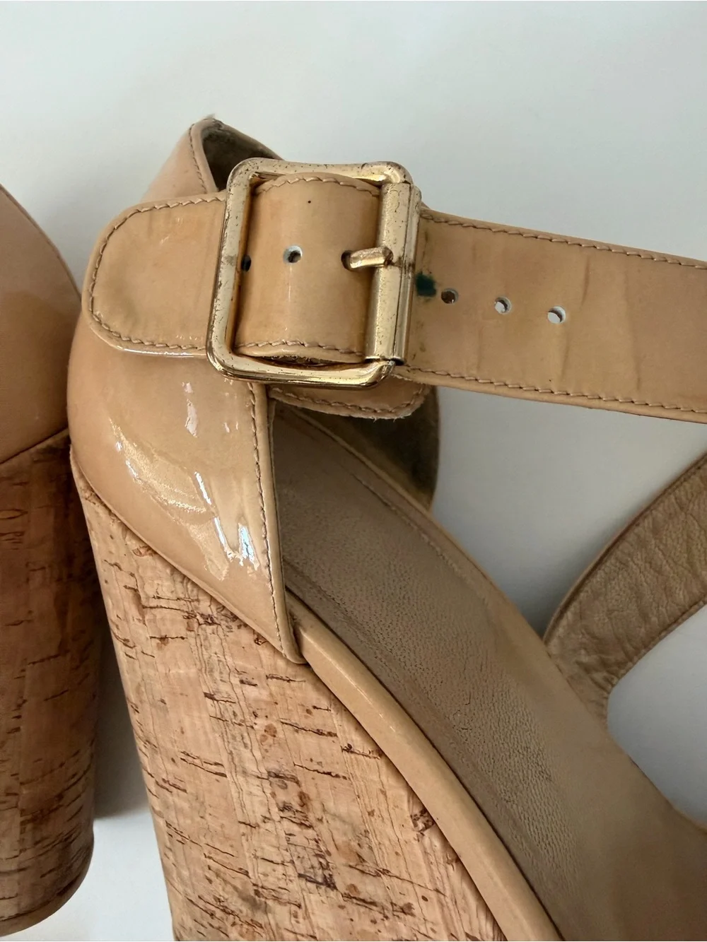 Stuart Weitzman Oneliner Patent Leather Cork Wedges in Adobe Aniline, Size 8